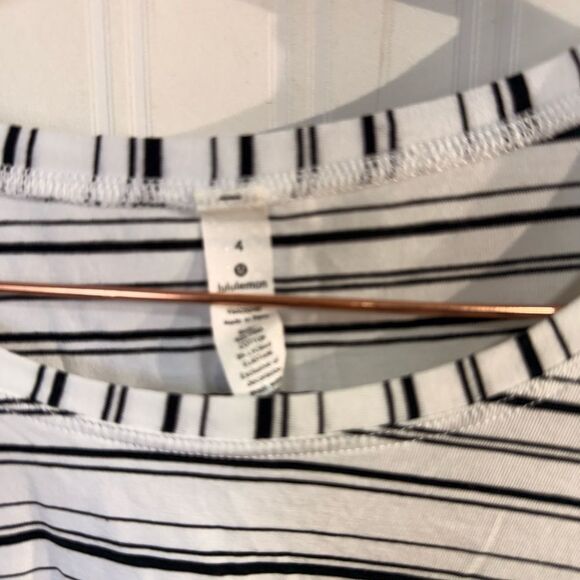 Lululemon Striped Long Sleeve Top Sz 4 - Picture 4 of 6